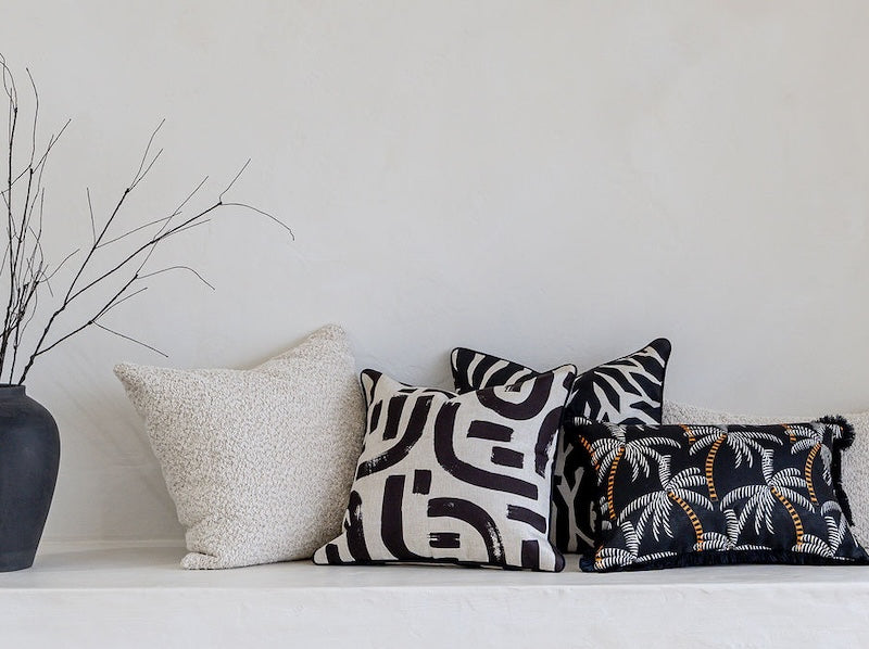 Black and White Themes