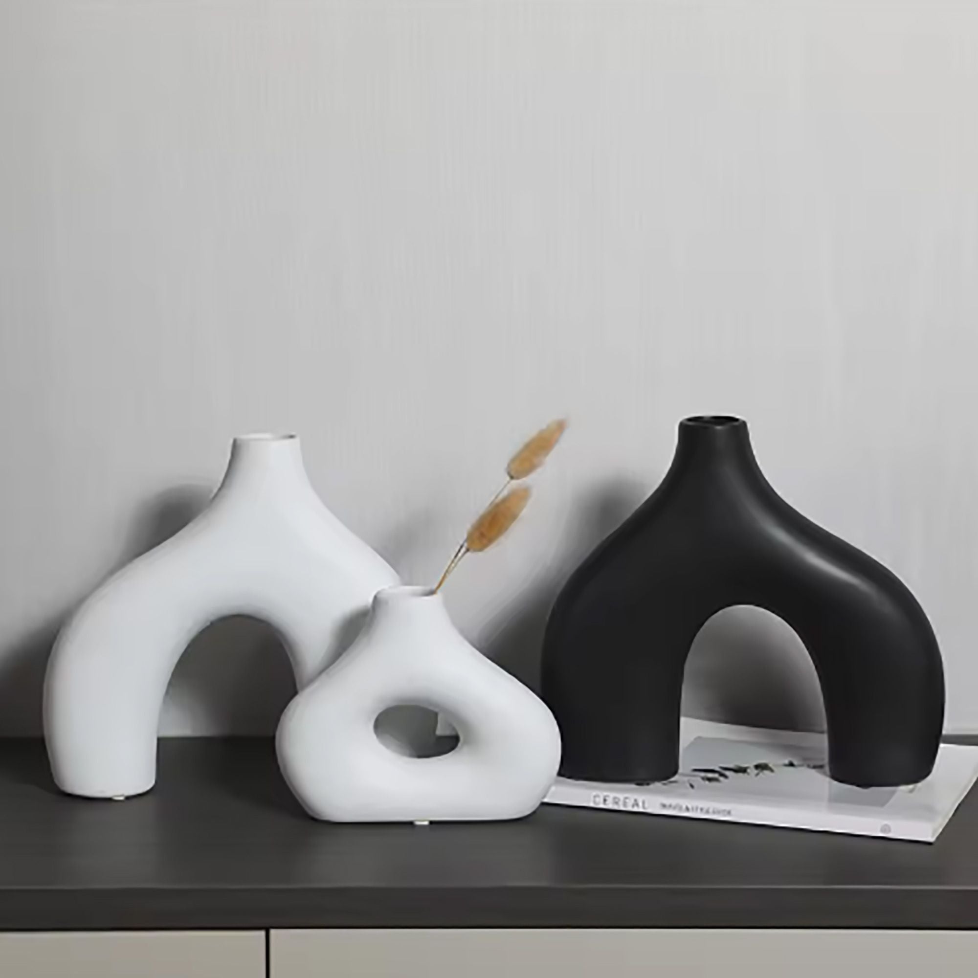 Arch Vase-Black