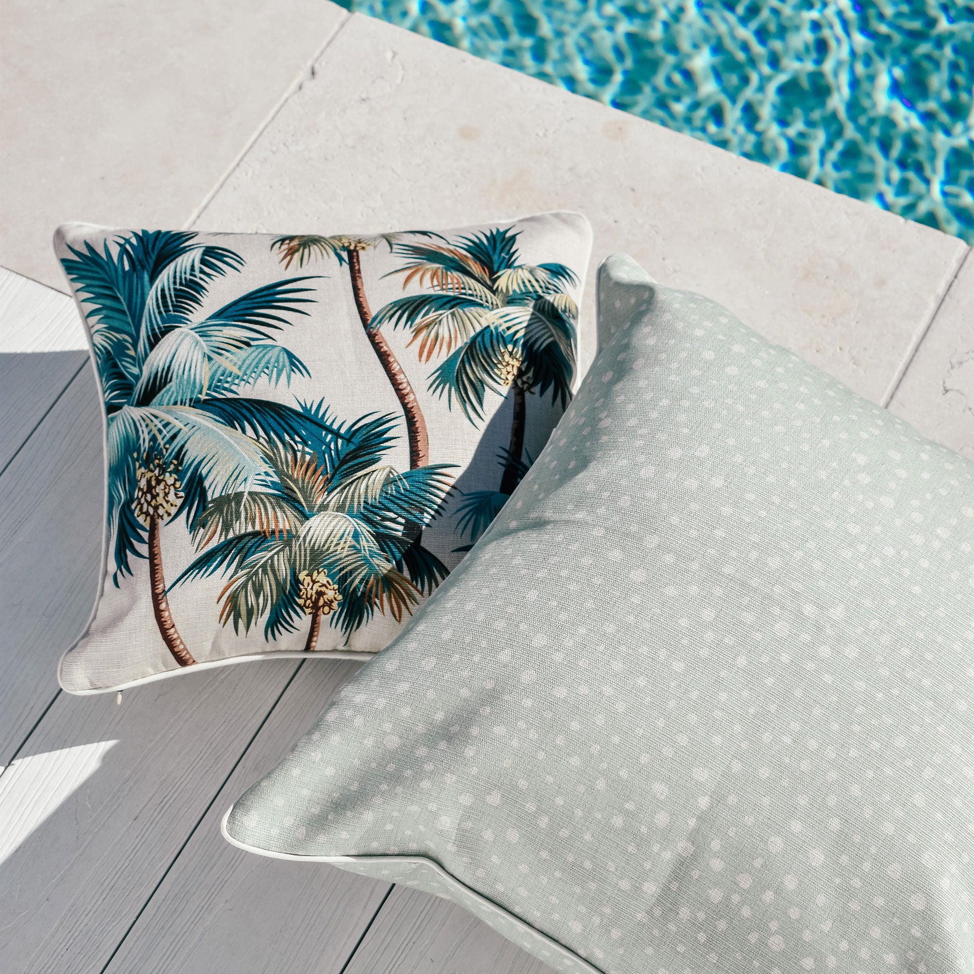 cushion-cover-with-piping-palm-trees-natural-45cm-x-45cm_